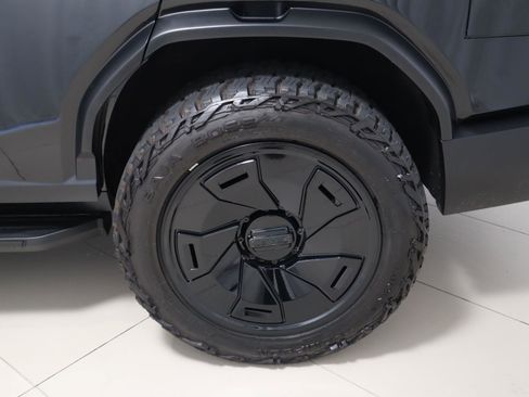 Used 2024 Cadillac Escalade Premium Luxury AWD/4WD image 9