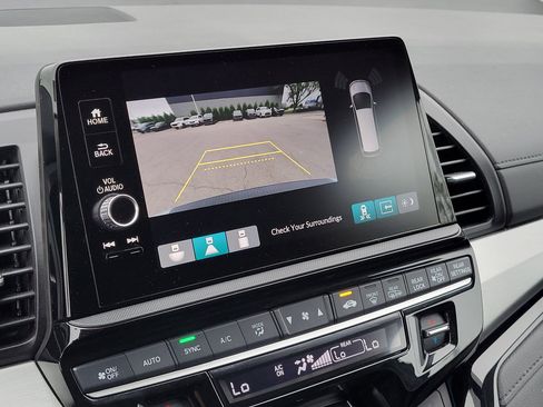 Certified 2025 Honda Odyssey Touring image 27