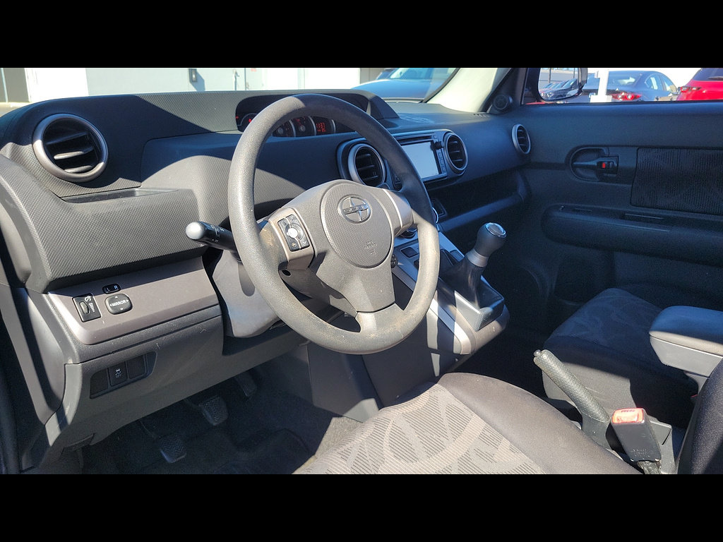 Used 2014 Scion xB FWD image 16