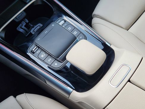 Certified 2023 Mercedes-Benz EQB 300 4MATIC image 21