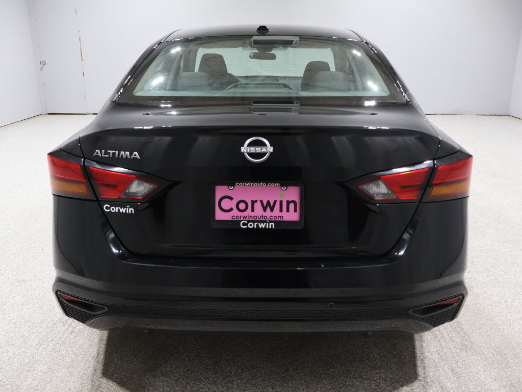 Used 2025 Nissan Altima 2.5 SV FWD image 3