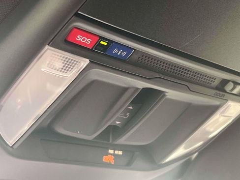 Used 2025 Subaru Forester Premium image 13