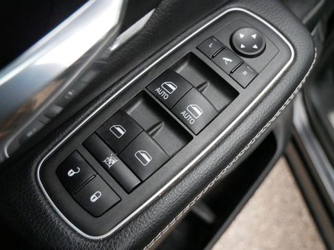 Used 2022 RAM 1500 Laramie image 35