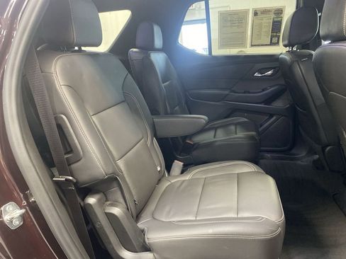 Certified 2023 Chevrolet Traverse LT w/ Rear Camera Mirror Package FWD image 28