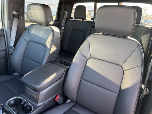 New 2026 GMC Canyon Elevation w/ Convenience Package image 24