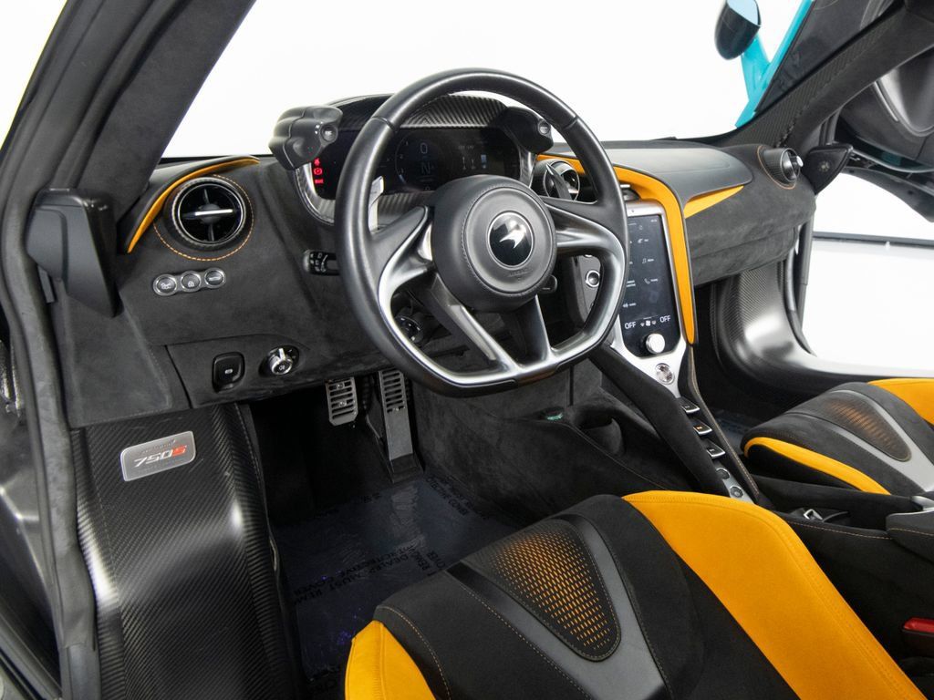 Used 2024 McLaren 750S Spider RWD image 19