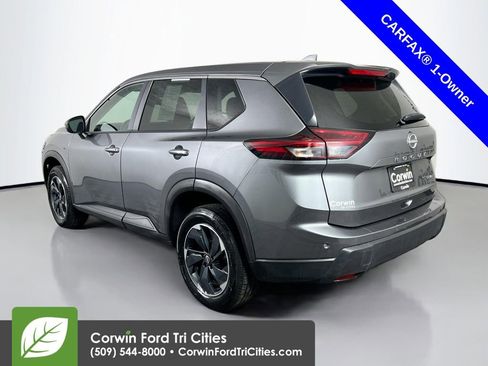 Used 2024 Nissan Rogue SV image 11