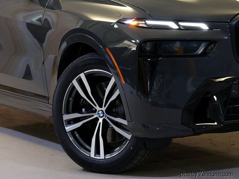 Used 2027 BMW X7 M60i AWD/4WD image 3
