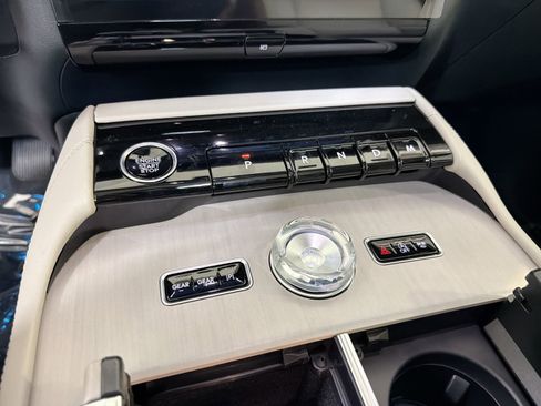 New 2026 Lincoln Navigator L Reserve AWD/4WD image 21