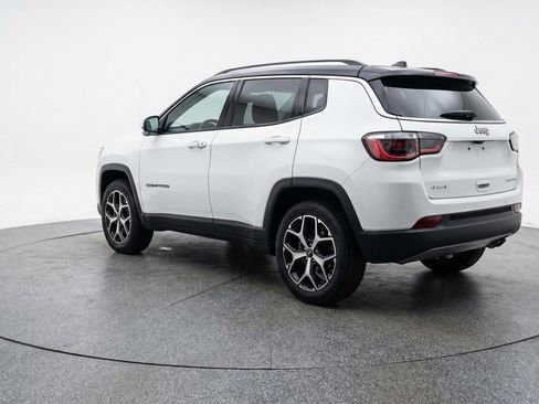 Used 2025 Jeep Compass Limited image 6