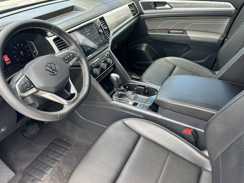 Used 2023 Volkswagen Atlas Cross Sport SE FWD image 10