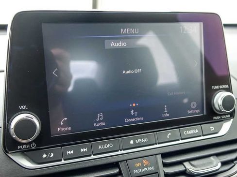 Used 2024 Nissan Altima 2.5 SV FWD image 18