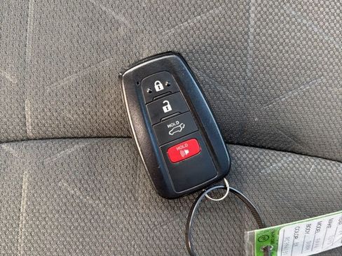 Used 2024 Toyota RAV4 XLE image 37