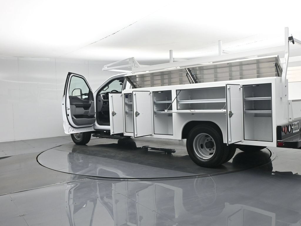 New 2025 Ford F350 XL w/ XL Chrome Package RWD image 39