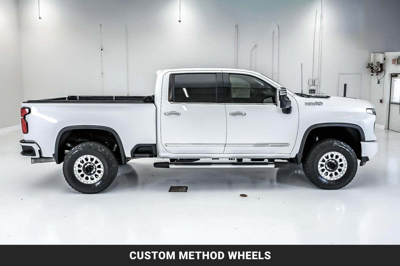 Used 2024 Chevrolet Silverado 2500 High Country w/ Max Trailering Package AWD/4WD image 10