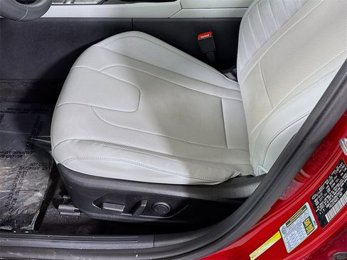 Certified 2022 Hyundai Elantra Limited image 27