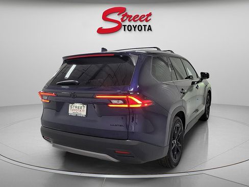Certified 2025 Toyota Grand Highlander FWD image 4