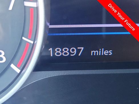 Used 2025 Nissan Sentra SV FWD image 8