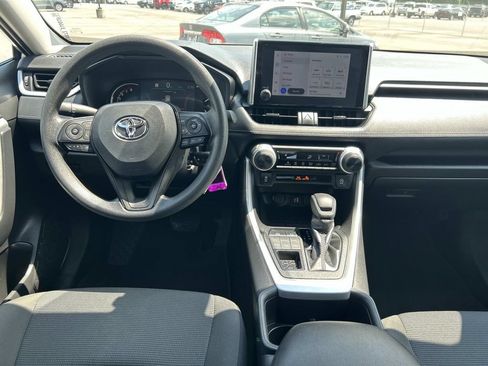 Used 2025 Toyota RAV4 LE AWD/4WD image 17