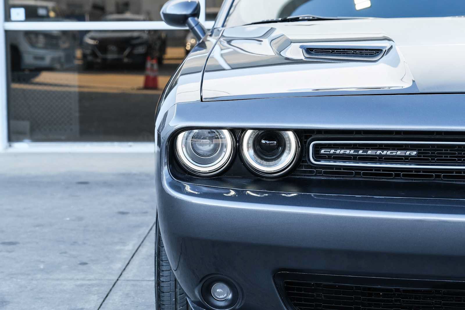 Used 2016 Dodge Challenger R/T w/ Driver Convenience Group RWD image 6