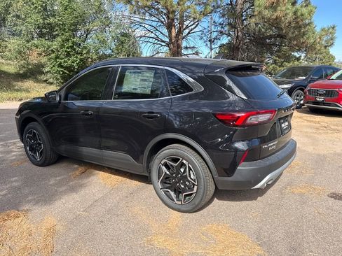 New 2026 Ford Escape Platinum image 8