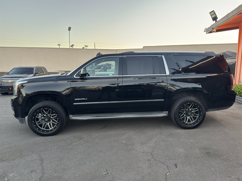 Used 2017 GMC Yukon XL Denali w/ Open Road Package AWD/4WD image 9