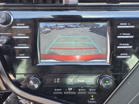 Used 2019 Toyota Camry SE FWD image 30
