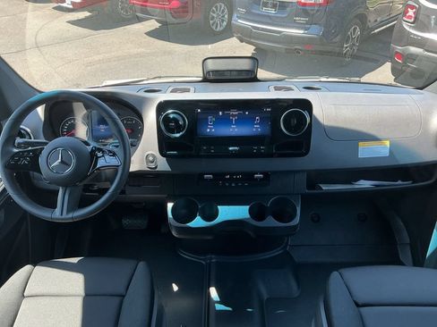 Used 2025 Mercedes-Benz Sprinter 4500 image 24