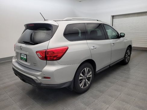 Used 2017 Nissan Pathfinder SV AWD/4WD image 9