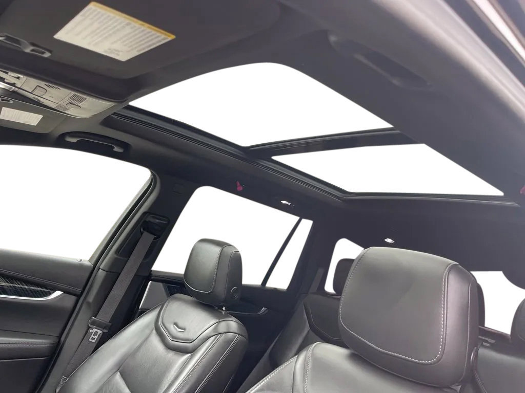 Used 2023 Cadillac XT6 Premium Luxury FWD image 23