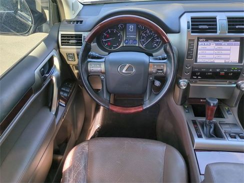 Used 2011 Lexus GX 460 image 18