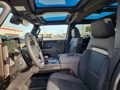 New 2025 GMC Hummer EV 2X AWD/4WD image 11
