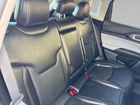 Used 2022 Jeep Compass Latitude image 17