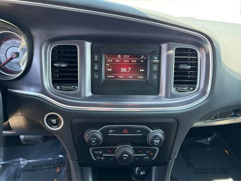 Used 2016 Dodge Charger SE RWD image 14