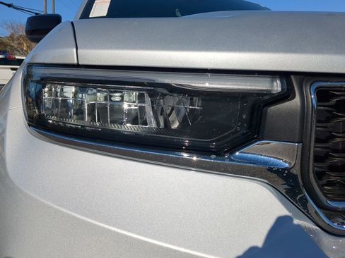Used 2025 Jeep Grand Cherokee Laredo X w/ Luxury Tech Group I RWD image 17