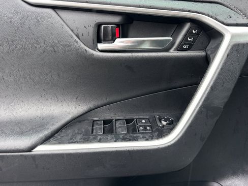 Used 2021 Toyota RAV4 Limited image 10