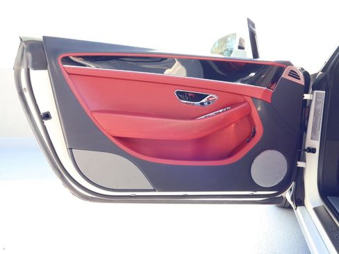 Used 2021 Bentley Continental GT image 14