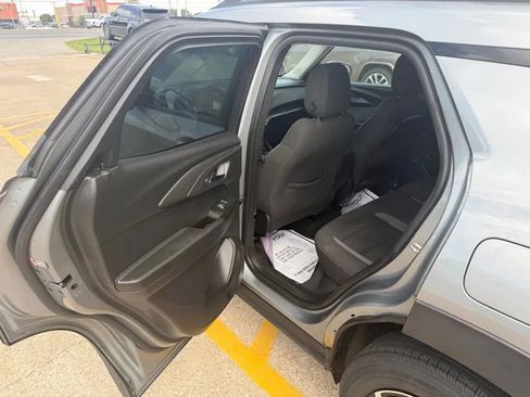Used 2023 Chevrolet TrailBlazer LT FWD image 13