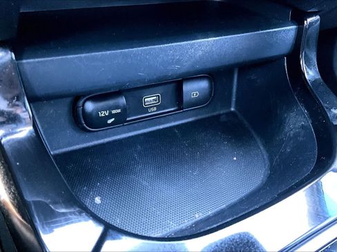 Used 2023 Kia Seltos S w/ Navigation Package FWD image 33