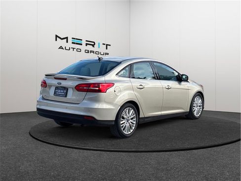 Used 2018 Ford Focus Titanium image 9