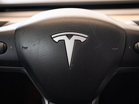 Used 2018 Tesla Model 3 Long Range image 25