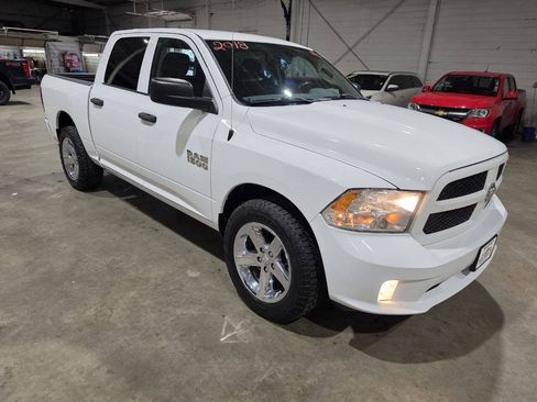 Used 2018 RAM 1500 Express AWD/4WD image 24