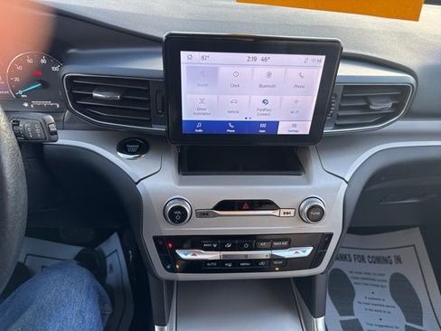 Used 2023 Ford Explorer XLT w/ Equipment Group 202A image 14