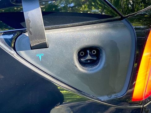 Used 2018 Tesla Model 3 Mid Range image 19