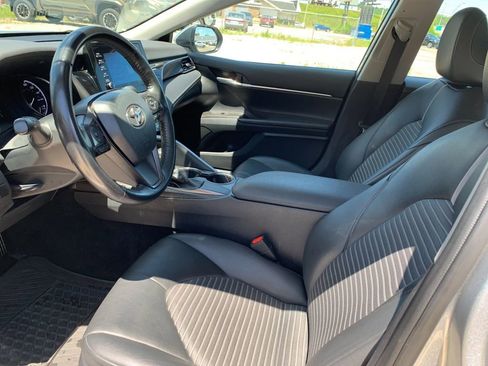 Used 2023 Toyota Camry SE FWD image 11