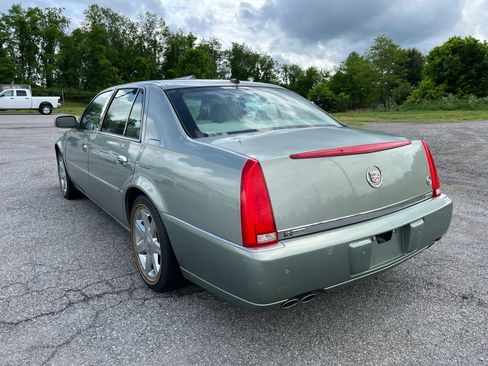 Used 2006 Cadillac DTS w/ Trunk Convenience Package FWD image 5