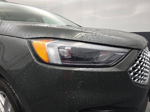 Used 2024 Ford Edge SEL image 13