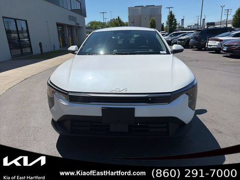 New 2026 Kia K4 FWD image 4