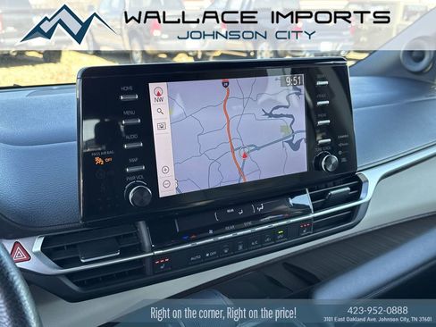 Used 2021 Toyota Sienna XLE w/ XLE Plus Package image 26