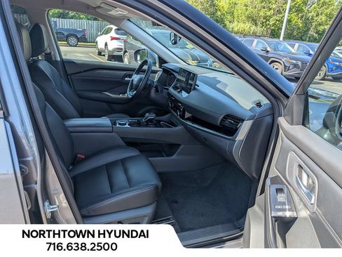 Used 2026 Nissan Rogue SL AWD/4WD image 12